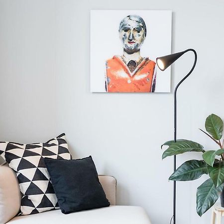 Baixa24 •P2R• Bright Apt In Vibrant Downtown Porto Bagian luar foto
