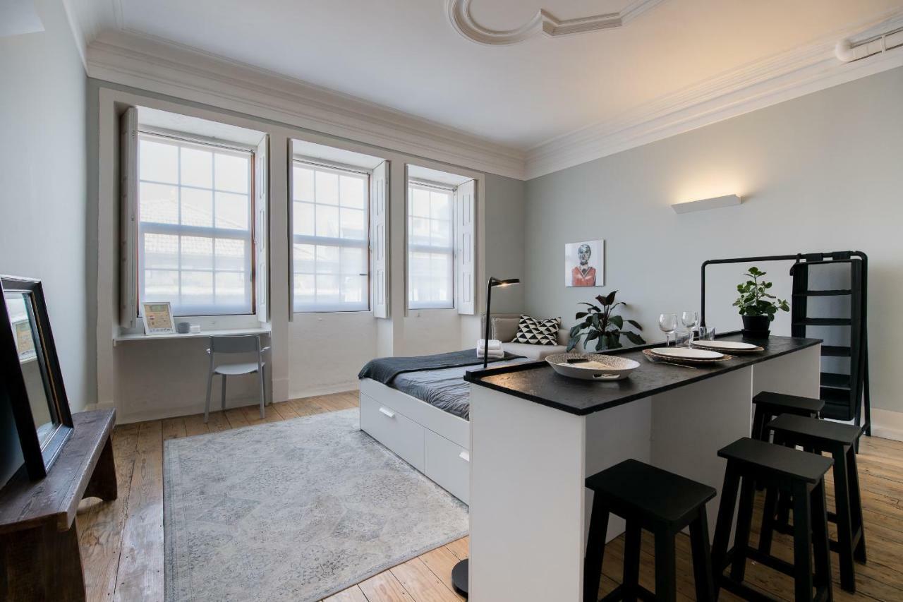 Baixa24 •P2R• Bright Apt In Vibrant Downtown Porto Bagian luar foto