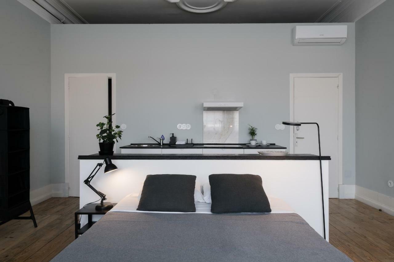 Baixa24 •P2R• Bright Apt In Vibrant Downtown Porto Bagian luar foto