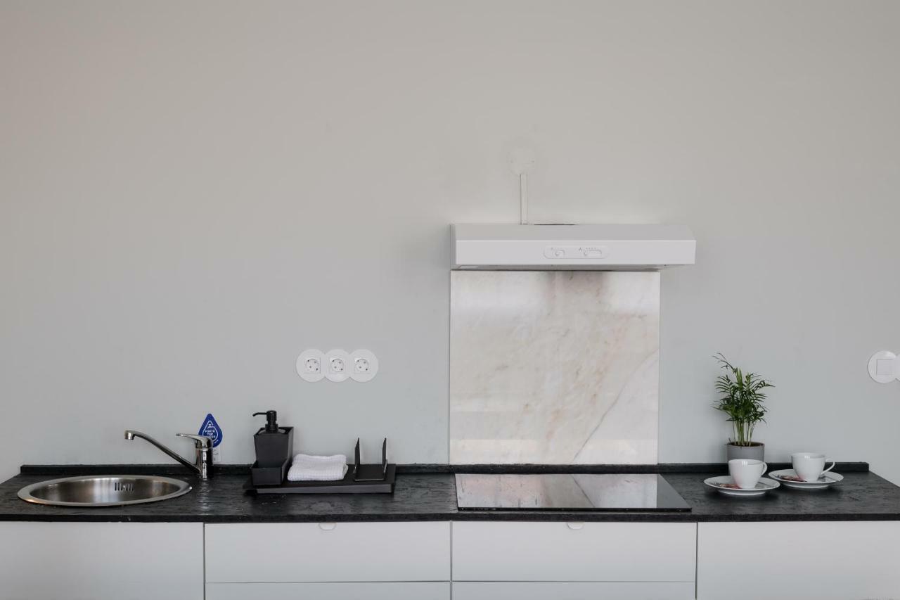 Baixa24 •P2R• Bright Apt In Vibrant Downtown Porto Bagian luar foto