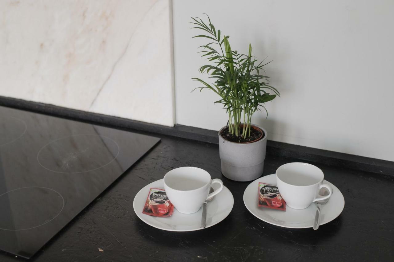 Baixa24 •P2R• Bright Apt In Vibrant Downtown Porto Bagian luar foto