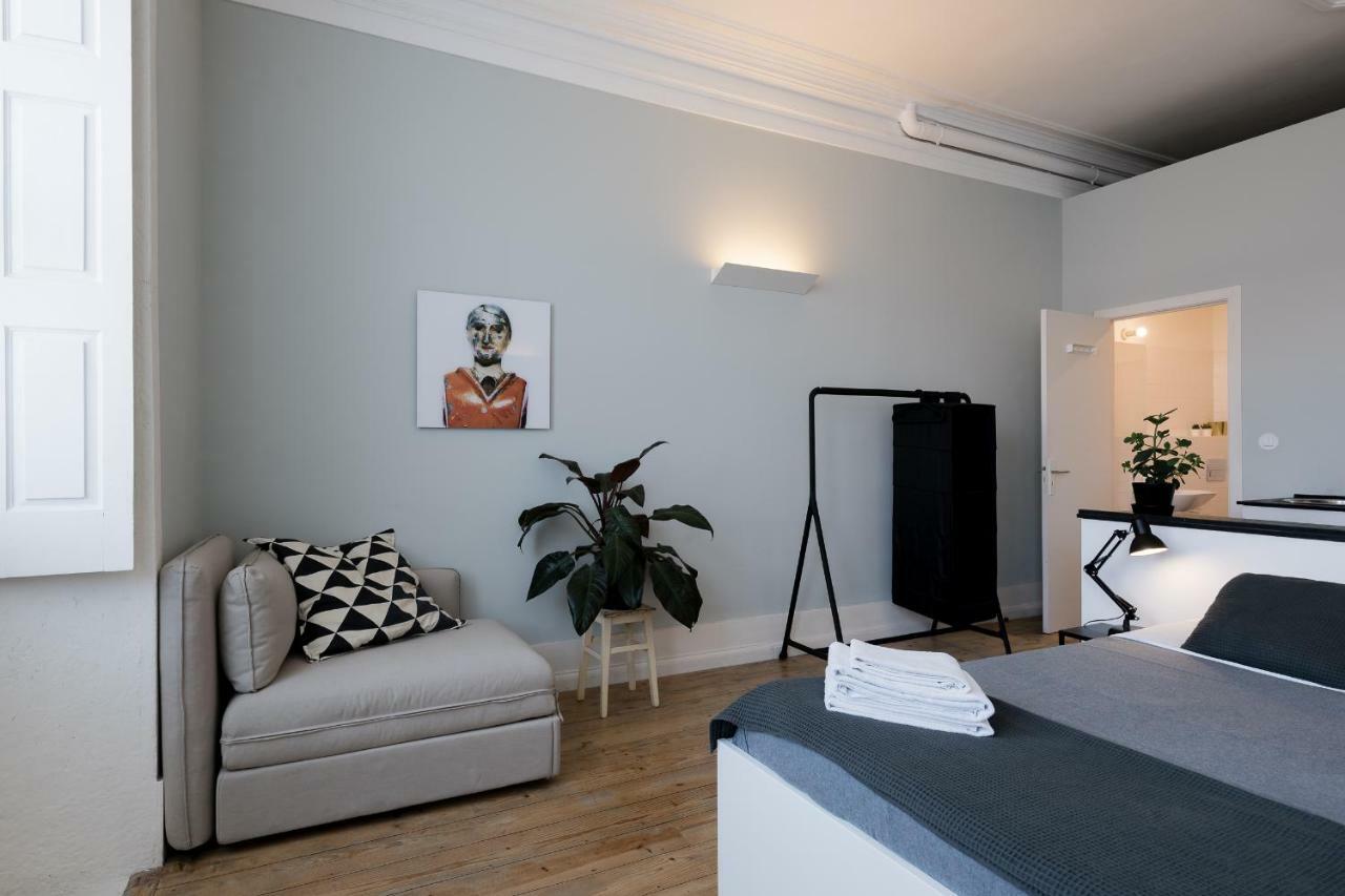 Baixa24 •P2R• Bright Apt In Vibrant Downtown Porto Bagian luar foto